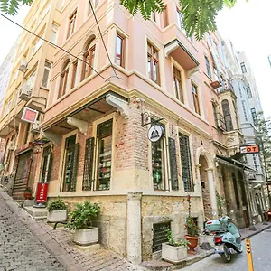 no-8-galata.istanbul-turkeyhotels.com/